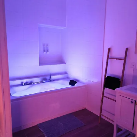 Zen Jacuzzi Prive Apartment *
