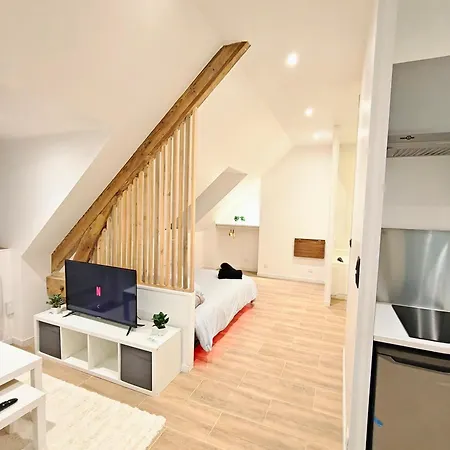 Apartment Jacuzzi Prive - Netflix - Wi-fi - Parking Gratuit *