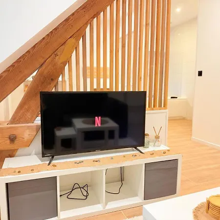 Jacuzzi Prive - Netflix - Wi-fi - Parking Gratuit * Chatel-Guyon