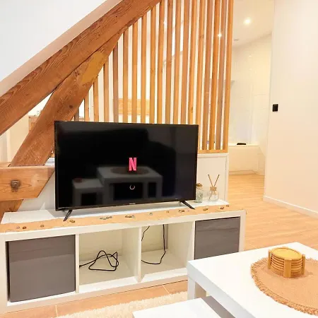 Jacuzzi Prive - Netflix - Wi-fi - Parking Gratuit * Chatel-Guyon