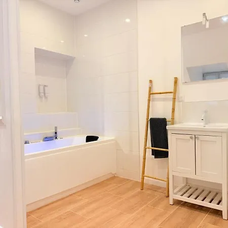 Jacuzzi Prive - Netflix - Wi-fi - Parking Gratuit Inn