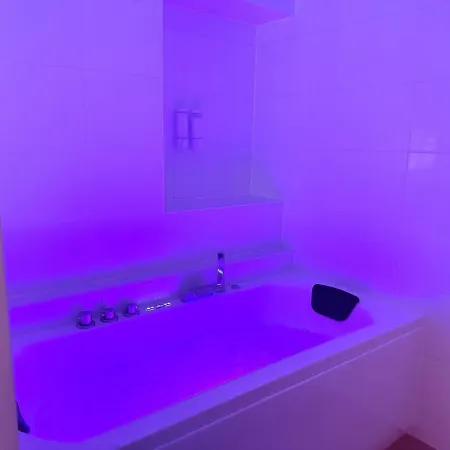 Jacuzzi Prive - Netflix - Wi-fi - Parking Gratuit *