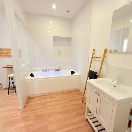 Inn Jacuzzi Prive - Netflix - Wi-fi - Parking Gratuit