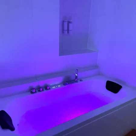 Jacuzzi Prive - Netflix - Wi-fi - Parking Gratuit Inn