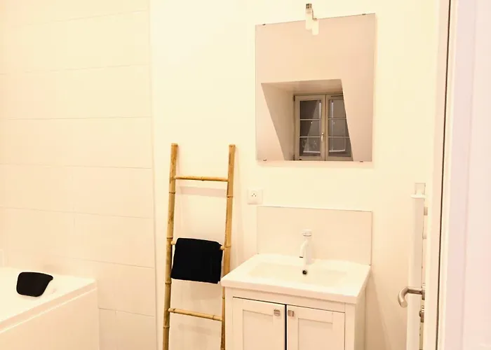 Apartament Jacuzzi Prive - Netflix - Wi-fi - Parking Gratuit *
