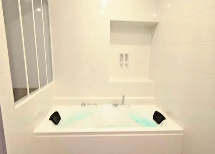Jacuzzi Prive - Netflix - Wi-fi - Parking Gratuit Apartament *