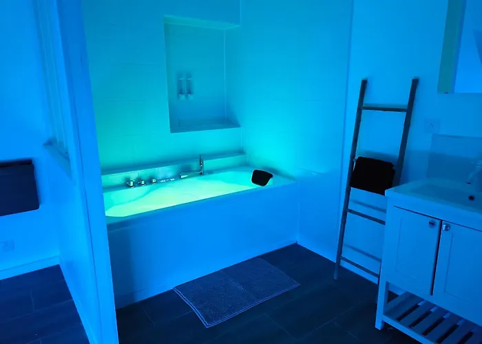 Jacuzzi Prive - Netflix - Wi-fi - Parking Gratuit